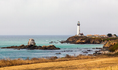 Faro en el mar de California