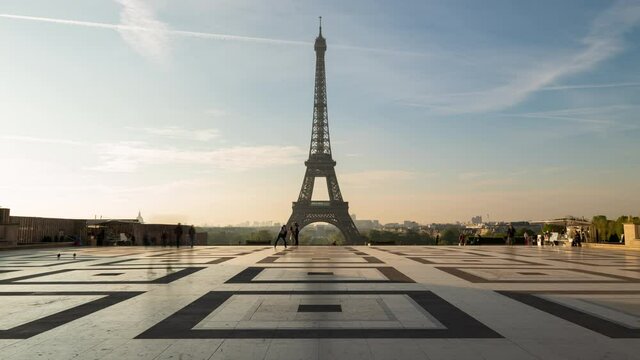 Paris skyline and Eiffel Tower Timelapse