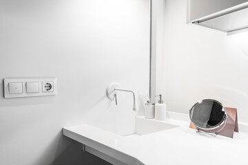 Sink sink of a toilet with modern decoration with mirrors and soap dish