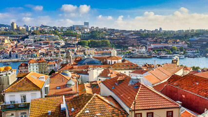 Fototapeta na wymiar panorama of Porto taken from Miradouro da Vitória