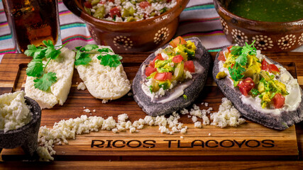 Comida típica mexicana, tlacoyo.