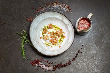 Tomato soup with shrimp
Tomato spicy soup with tiger prawns, strachatella cheese, fresh pepper and spicy oil