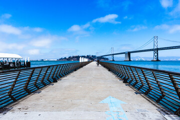 Obraz premium San Francisco Bay view from Pier along the San Francisco – Oakland Bay Bridge.