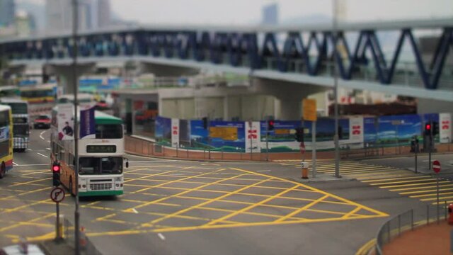 Cars and Buses are Moving on Hong Kong's Crossroad on the Bay
EOS Canon 7D, Canon 45mm Tilt-Shift Lens, MS, Dolly, Locked Down
1/50; f2,8; ISO 100