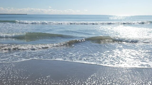 誰もいない冬の朝の海岸　大洗サンビーチ　12月