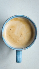 Kubek z poranną kawą