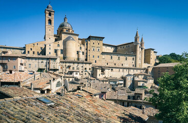 Fototapeta na wymiar View of the castle and Cathedral in Urbino