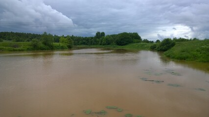 река Дубна после дождя