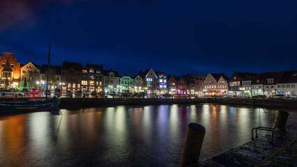 Obraz premium Husum Hafen zur blauen Stunde