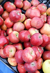 red apples on a market