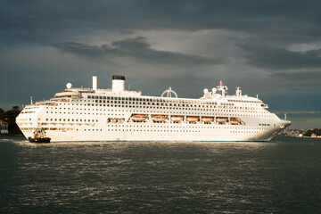 Cruise Ship