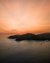 Costa al atardecer 