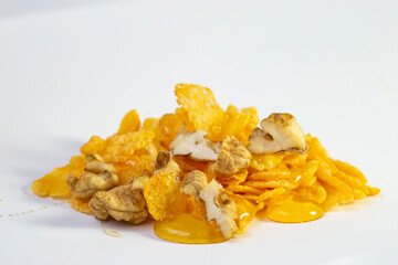 corn flakes with chopped walnuts and honey