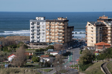 edificios junto a la playa