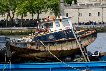 Fototapeta na wymiar old boat in the harbor