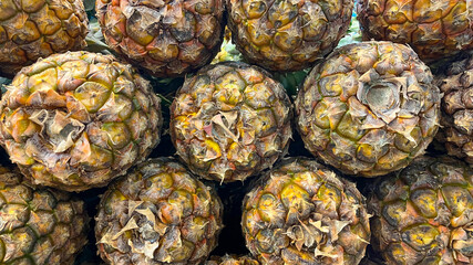 Fondo de piñas juntas en supermercado