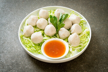 Boiled Fish Balls with Spicy Sauce