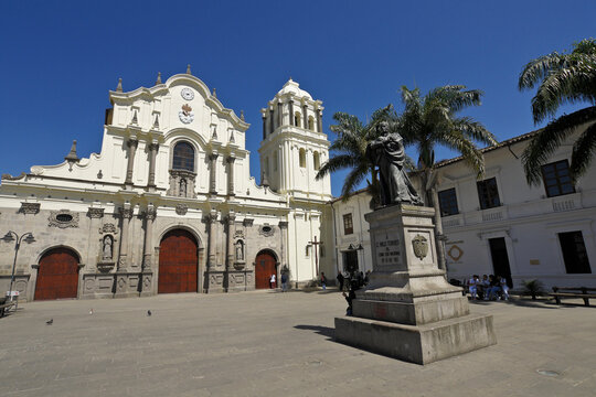 Popayan, Colombia: A bronze statue of priest and socialist Camilo Torres stands in front of the colonial Catholic San Francisco Church (Iglesia San Francisco) in the "White City"