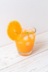 orange juice with ice