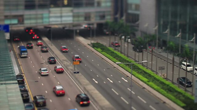 Cars are Moving on Road in Hong Kong

EOS Canon 7D, Canon 45mm Tilt-Shift Lens, MS, Dolly, Locked Down
1/50; f2,8; ISO 100