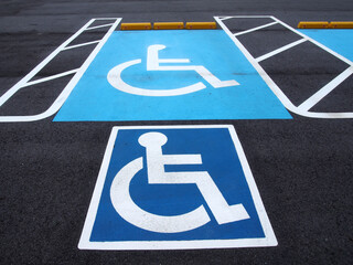 駐車場の身体障碍者用スペース