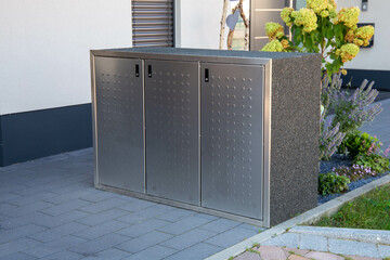 Mülltonnenbox aus Edelstahl
