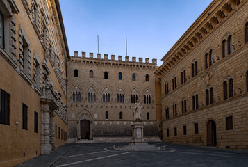 Der Palazzo Salimbeni in Siena in der Toskana in Italien