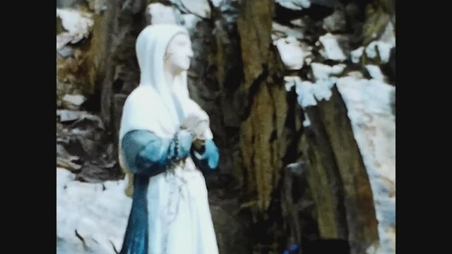 Ireland 1961, Madonna Marie statue