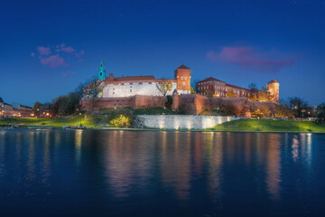 Fototapeta premium Wawel Castle Skyline at night - Krakow, Poland