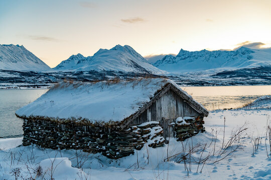 Fjords S&oslash;rlenangen am Ullsfjord