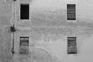 Windows in black and white in a street photo