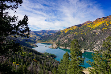 Fototapeta na wymiar Autumn view of Lake San Cristobal in Colorado