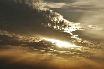 Obraz premium Himmelsfarben mit Sonnenstrahlen