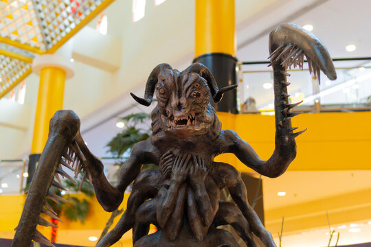 Replica monster from Netflix The Witcher called Myriapod. This event is a promotin the new seasion of The Witcher
