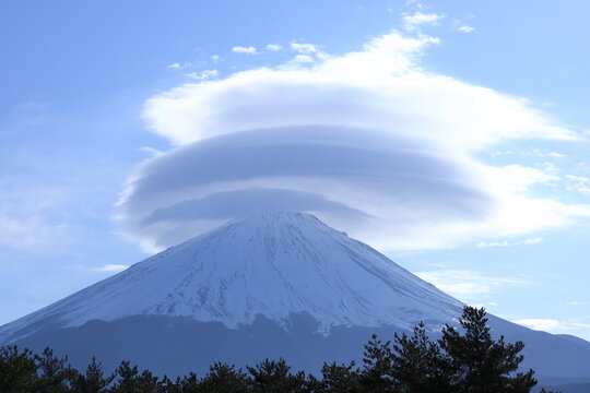 笠雲の富士山