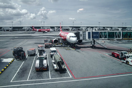 AirAsia Airbus A320 Ground Handling At Kuala Lumpur International Airport KLIA2 (Terminal 2) On April 12, 2019 In Kuala Lumpur, Malaysia.