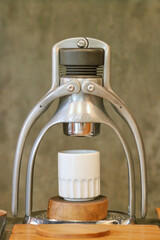 Obraz premium A manual brew tools for making a cup of coffee