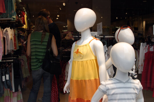 Child mannequinns in a store window