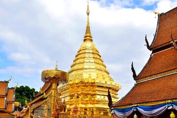 Fototapeta premium PhraThat Doi SuThep, the most important temple in Chiang Mai, Thailand. Destination of travellers.