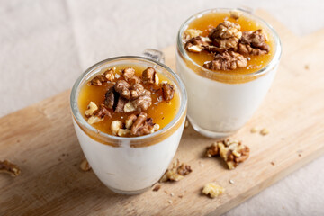 Greek yogurt with honey and walnuts