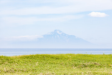 利尻島の利尻富士遠景