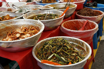 전통시장 5일장에는 다양한 음식들을 판매하는 재래시장입니다.