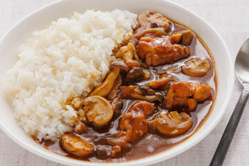 キノコとチキンのカレーライス
