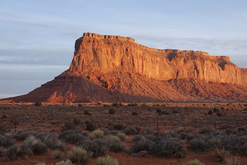 Fototapeta na wymiar sunrise on the cliffs in the winter desert