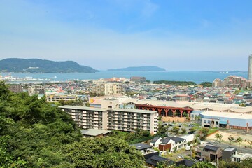 Fototapeta na wymiar 愛宕山から見た福岡市都市風景