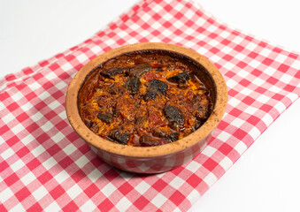 Traditional Albanian dish with beef liver (tavë dheu)