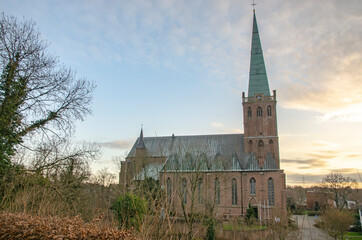 St. Gangolf Heinsberg. St. Gangolf ist eine römisch-katholische Propsteikirche und ehemalige Stiftskirche in der rheinischen Stadt Heinsberg.
