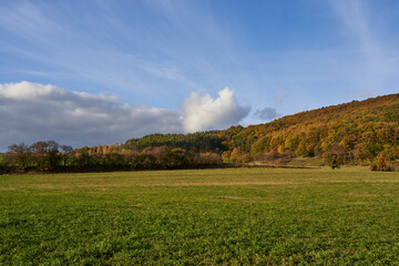 Landschaft am Haßbertrauf beim Fachwerkdorf Nassach im Naturpark Haßberge, Gemeinde Aidhausen,...
