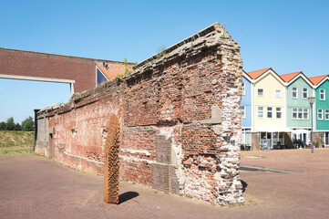 Obraz premium War memrorial - Sea hero wall in Hellevoetsluis, Zuid-Holland Province, The Netherlands