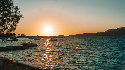 Coucher de soleil dans la mer au mois de janvier